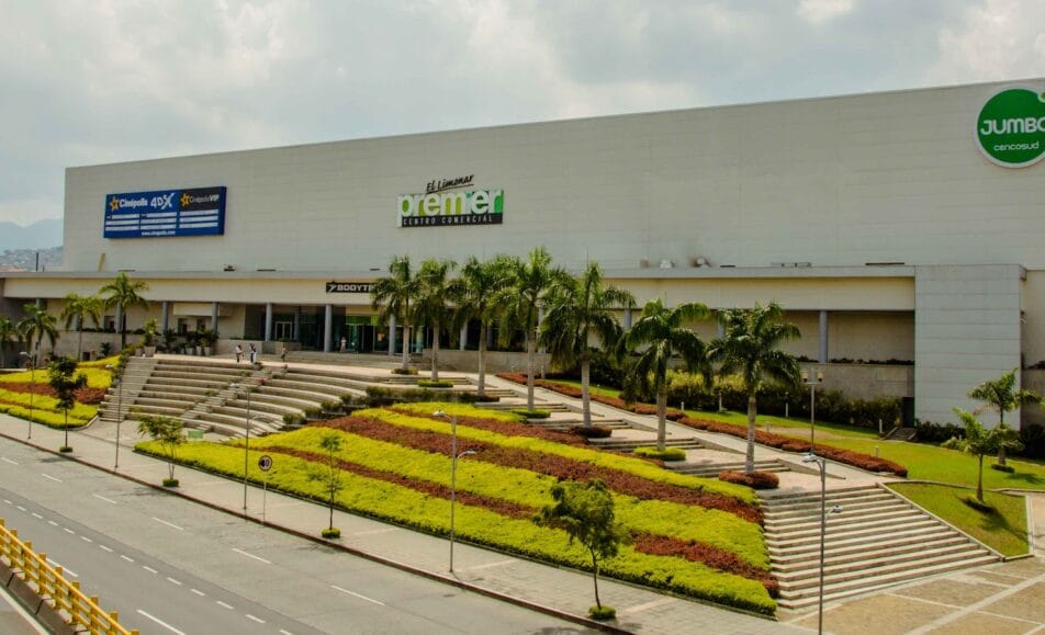 Centro comercial premier limonar
