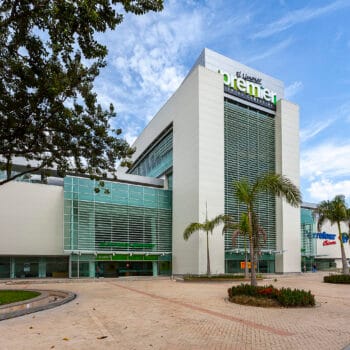 CENTRO COMERCIAL PREMIER LIMONAR