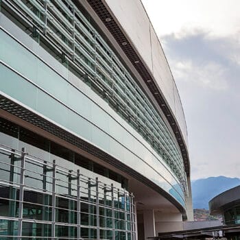 CENTRO COMERCIAL PREMIER LIMONAR