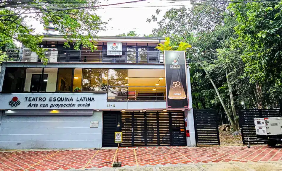 Teatro esquina latina