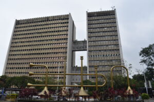 Plazoleta Jairo Varela Cali: los mensajes escondidos que casi nadie nota en la trompeta gigante