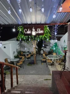 LiberTienda Café-Libro en Cali: el rincón cultural donde el café y la literatura se encuentran en Cali